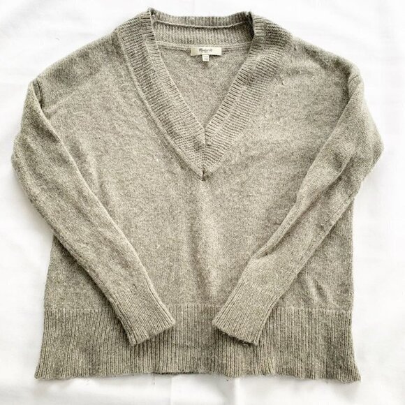 Madewell v-neck gray sweater - XS - Picture 2 of 10